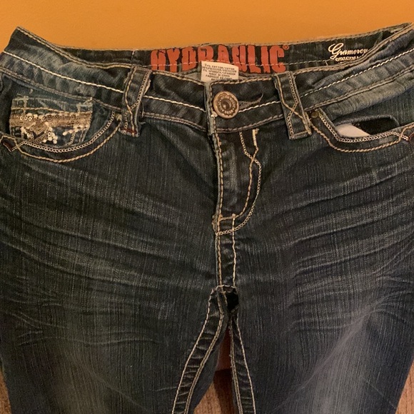 Hydraulic Distressed Light Blue Denim Capris w appliqué sequin pockets sz3/4 - Picture 3 of 10